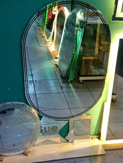 Espejo de 4mm de  60 cms x 90 cms con doble línea